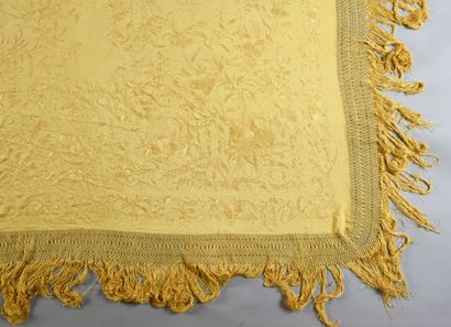 null . Canton shawl, China, last third of the 19th century, yellow silk crepe embroidered...