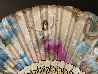 null Dove, circa 1900-1920

Folded fan, the silk leaf painted with a young woman...