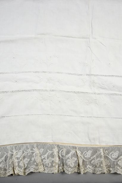 null . Reunion of parts of bed linen sets, 18th-19th century, two pillowcases in...