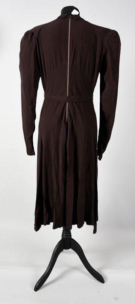 null . Evening dress, by Lyade Sport, 31 rue Marbeuf Paris, circa 1945, black silk...