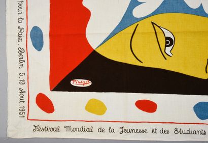 null . Foulard imprimé commémoratif pour le Festival mondial de la Jeunesse et des...