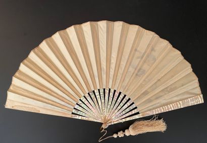 null A Provençal Air, ca. 1890-1900

Folded fan, the silk leaf painted with a musician...