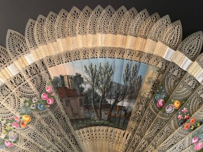 null Amours troubadour, circa 1820

Fan with surprise or four images, in blond horn...
