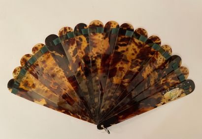 null Raphael's Angels, ca. 1880

Brown tortoiseshell fan**, decorated with chromolithographs...