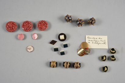 null . Belle réunion de boutons, 1850-1950 environ, boutons de toutes tailles et...