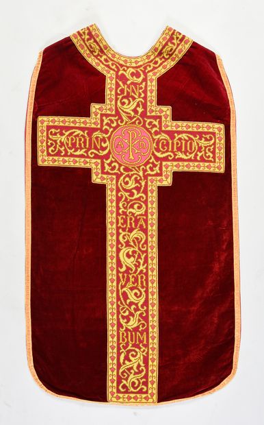 null . Meeting of four chasubles with embroidered orphreys in tapestry, late 19th...