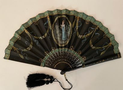 null 
Demoiselle d'Empire, circa 1910





Folded fan, the black gauze sheet painted...
