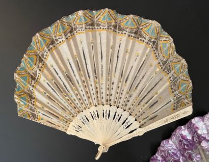 null Two fans, circa 1900-1920

One, balloon-shaped, the silk leaf painted with a...