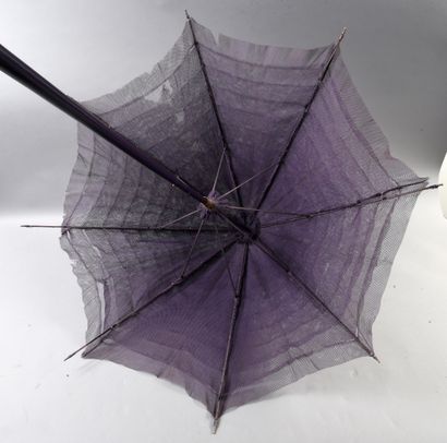 null 
. Réunion de cinq ombrelles et parapluies, 1900- 1950 environ, principalement...