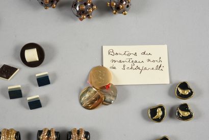 null . Beautiful collection of buttons, 1850-1950 approximately, buttons of all sizes...