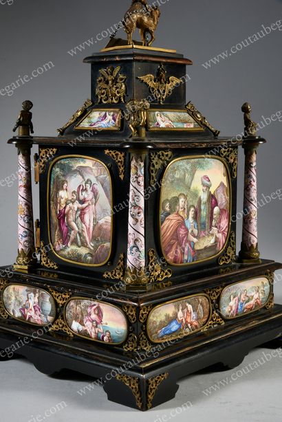 null PRECIOUS MINIATURE CABINET WHICH BELONGED
TO QUEEN CHRISTINE AND THEN GIVEN...