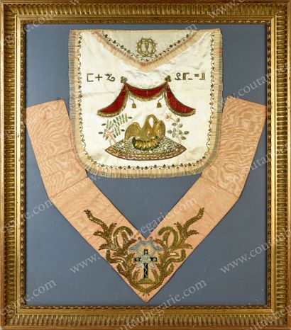 FRANC-MAÇONNERIE. 
Large apron and scarf of Rosicrucian Knight, in ivory silk and...