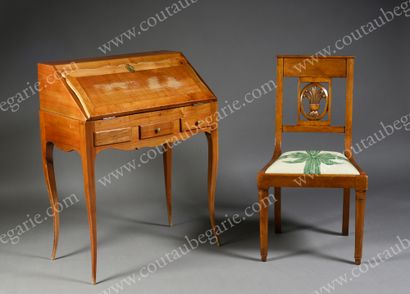 null LITTLE BUREAU WITH SLOPE In fruitwood, Louis XV style, decorated on the front...