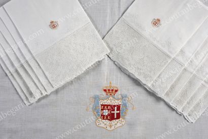 null LARGE TABLECLOTH
WITH THE PORTUGAL-SAVOIE ARMS. 
 Rectangular in shape, linen,...