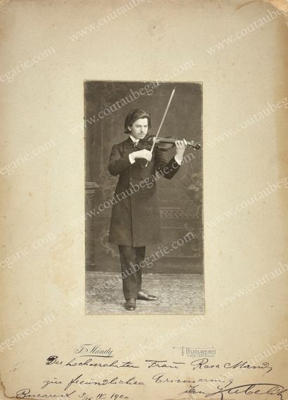KUBELIK Jan (1880-1940) 
Famous Romanian violinist.
Photographic portrait signed...