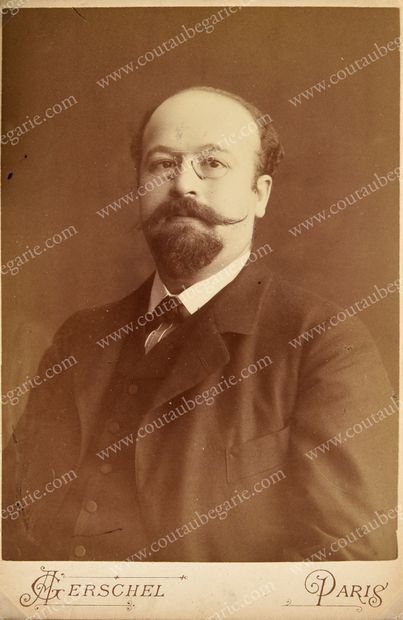 null DREYFUS AFFAIR. 
 Large album containing 75 old postcards on the Dreyfus Affair...