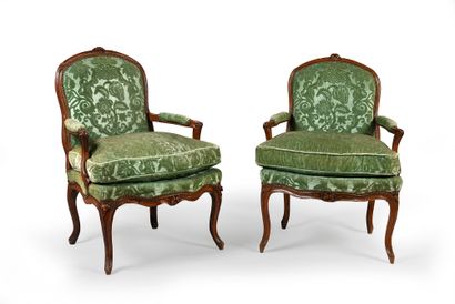 Pair of armchairs in natural wood, moulded...