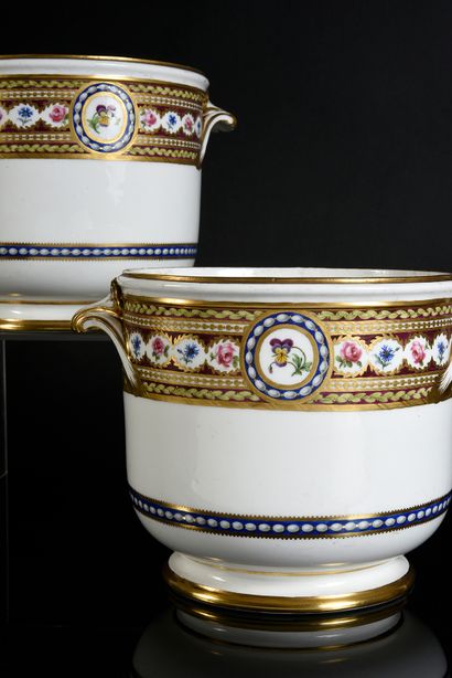 null Pair of 18th century Sèvres porcelain bottle buckets
Blue marks with two interlaced...