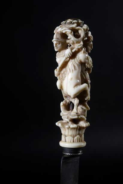 Hollande vers 1650 - 1700 
Joshua stopping the sun.
Knife with carved ivory handle...