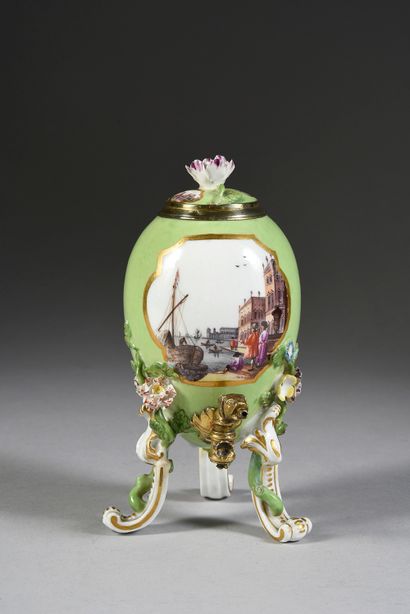 Meissen porcelain perfume fountain and cover...