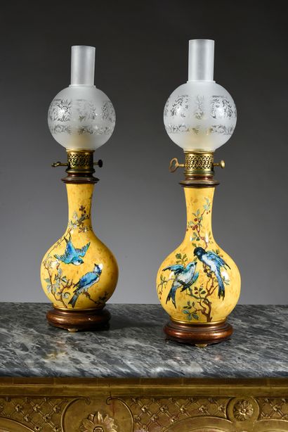 Att à Théodore DECK (1823 - 1891) 
Pair of ceramic lamps of flattened baluster form...