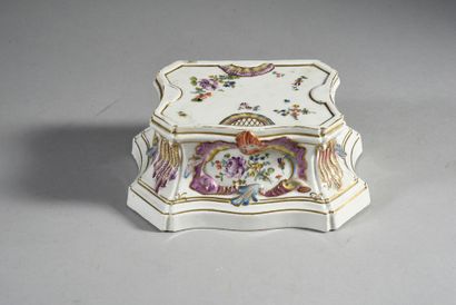 Meissen porcelain base of the 18th century...