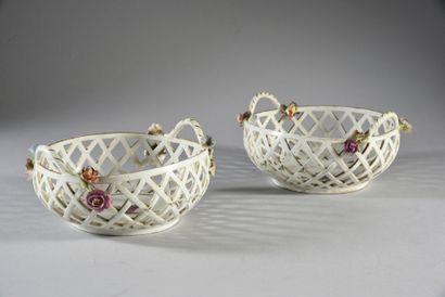  A pair of 18th-century Loosdrecht porcelain baskets Marks in blue and intaglio MOL...