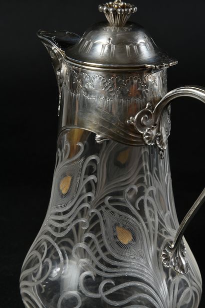 Lucien BONVALLET (1861-1919) 
Deux paires d'aiguières en cristal gravé et doré à...