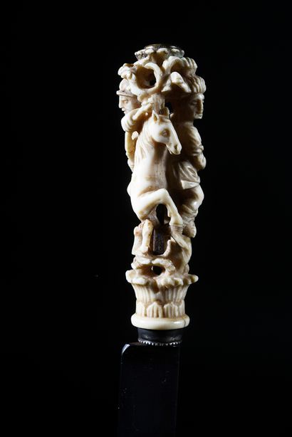 Hollande vers 1650 - 1700 
Joshua stopping the sun.
Knife with carved ivory handle...