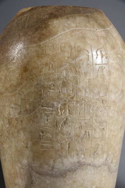 null Vase canope de Kebesenouf inscrit sur quatre colonnes au nom de Ptahmès III,...