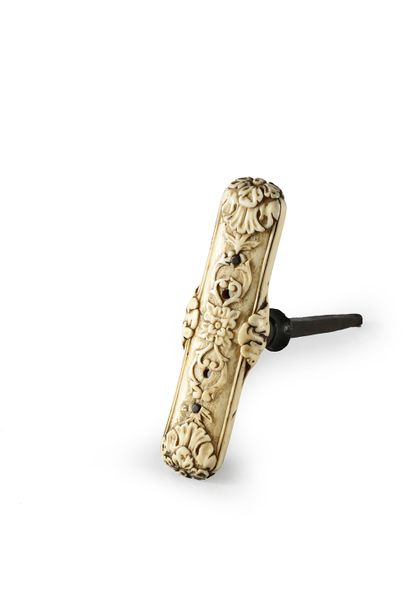 Rare carriage handle in carved ivory and...