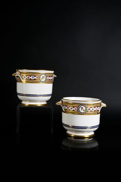 null Pair of 18th century Sèvres porcelain bottle buckets
Blue marks with two interlaced...