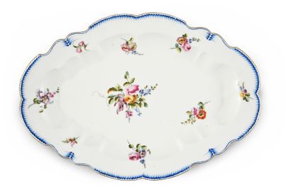 18th century Vincennes-Sèvres porcelain dish...