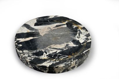 null Socle circulaire en marbre des Pyrénées Grand Antique
H. : 6,5 cm, D. : 56 ...