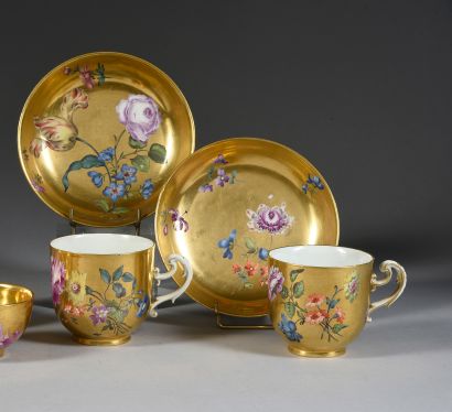  Pair of 18th century Meissen porcelain cups and saucers Marks in blue with crossed...