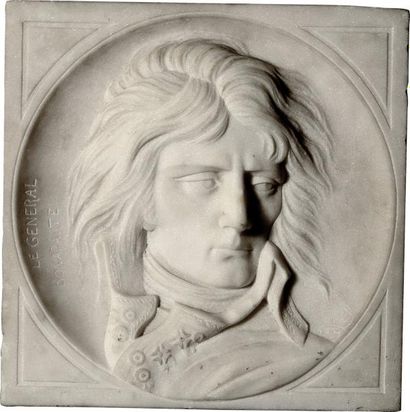 DAVID Jacques-Louis (1748-1825), d'après Le Général Bonaparte. Bas relief en marbre...