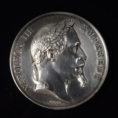 null Napoléon III, empereur des Français. Belle médaille en argent signée Barré au...