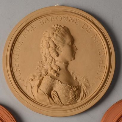null Albertine, née baronne de Nivenheim (1742-1805). Médaillon rond à suspendre,...