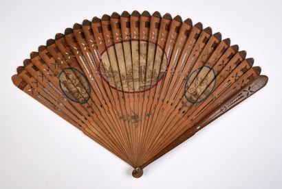 null Les amours musiciens, vers 1790
Éventail de type brisé en bois repercé, et orné...
