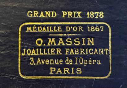 null Oscar Massin, (1829-1913)
Émaux de couleurs, vers 1870-1880
Rare éventail de...