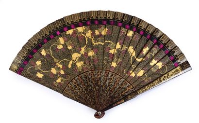 null The squirrels and the grapes, circa 1800-1820
Broken type fan in black lacquered...