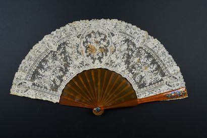 null Oscar Massin, (1829-1913)
Colored enamels, circa 1870-1880
Rare jeweler's fan,...