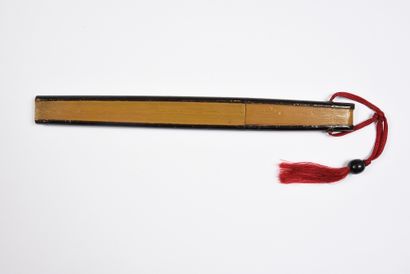 null Dagger - Fan in trompe l'oeil, Japan, 19th century Rare fan dagger called "tanto"....