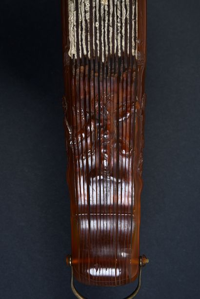 null Farandole d'amours, circa 1890
Folded fan, the leaf in fine needle lace, gauze...