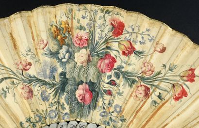 null The golden apple, circa 1700
Folded fan, the double sheet in skin, painted of...