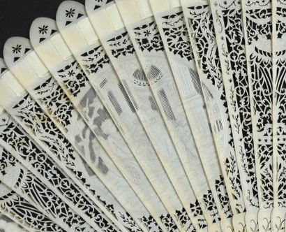 null The loves of Mars and Venus, circa 1790
Fan of broken type in ivory* very finely...