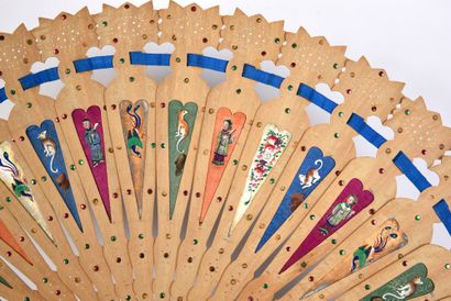 null Sandalwood, China, 19th century Sandalwood broken fan decorated on both sides...