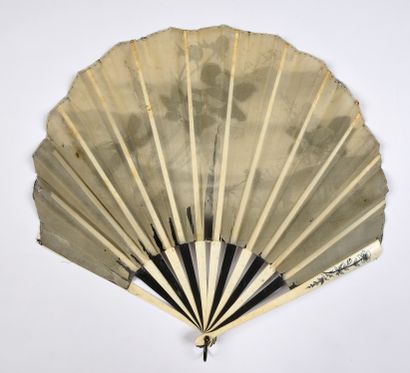 null Black and white harmony, circa 1900
Folded fan, balloon shape, the fabric leaf...