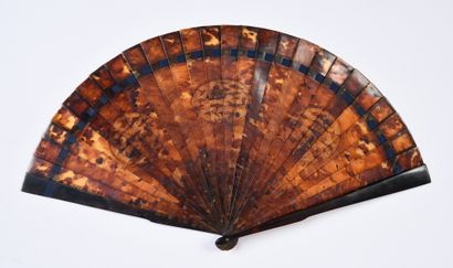 null Gilded pagodas, China, late 18th century Broken-type fan in brown tortoiseshell**...
