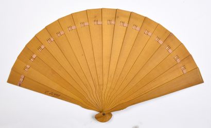 null Chasse à courre, circa 1890-1900
Broken type fan in wood painted with a border...